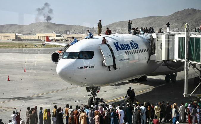 Kabul: almeno 20 morti all’aeroporto dal 15 agosto