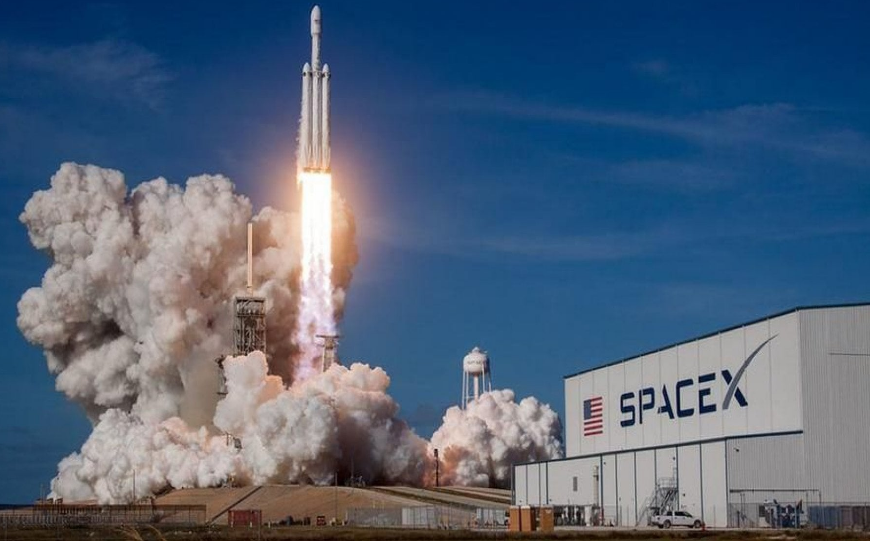 Un razzo di SpaceX potrebbe schiantarsi sulla Luna