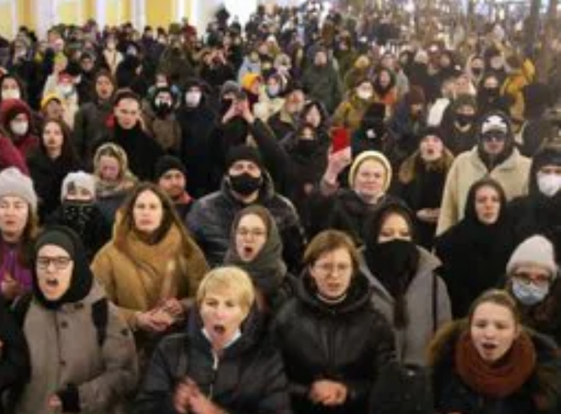La Russia che non ci sta: da Mosca a S. Pietroburgo si moltiplicano le proteste