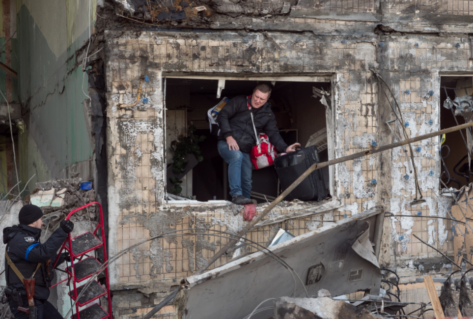 Ucraina: si intensificano bombardamenti nel Donbass