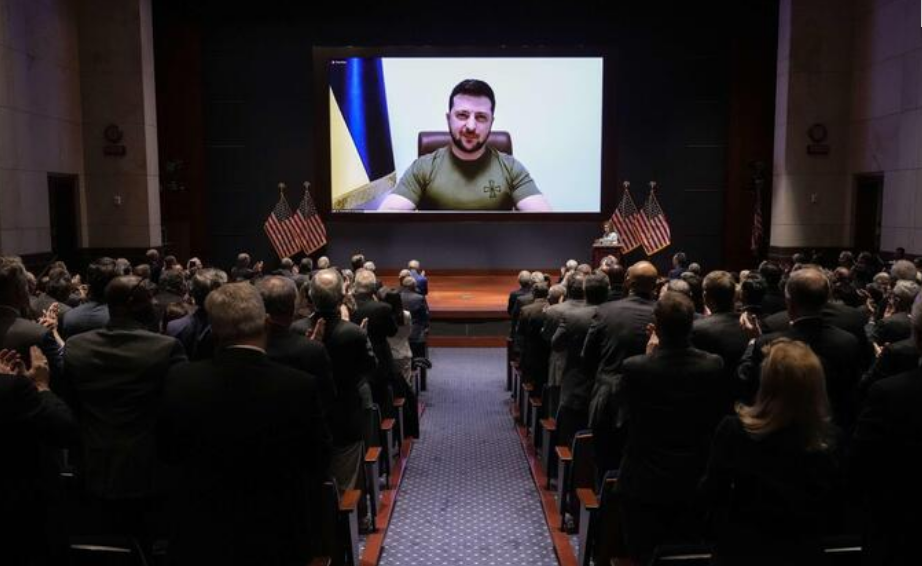 Ucraina, Zelensky al Congresso Usa: “Viviamo da tre settimane l’11 settembre”