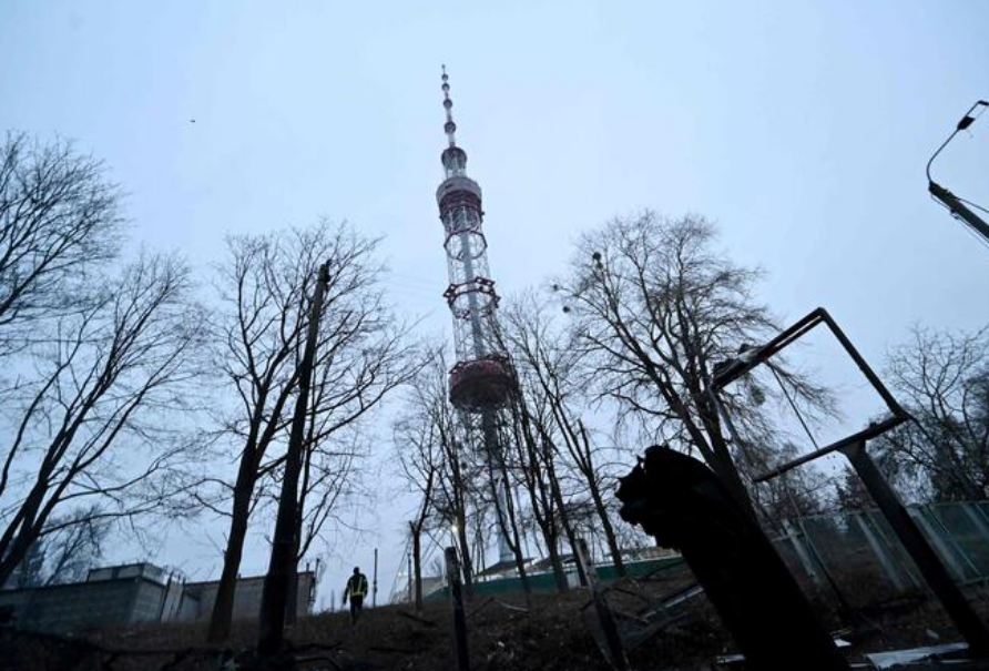 Ucraina, colpita la torre della tv di Kiev: almeno 5 morti