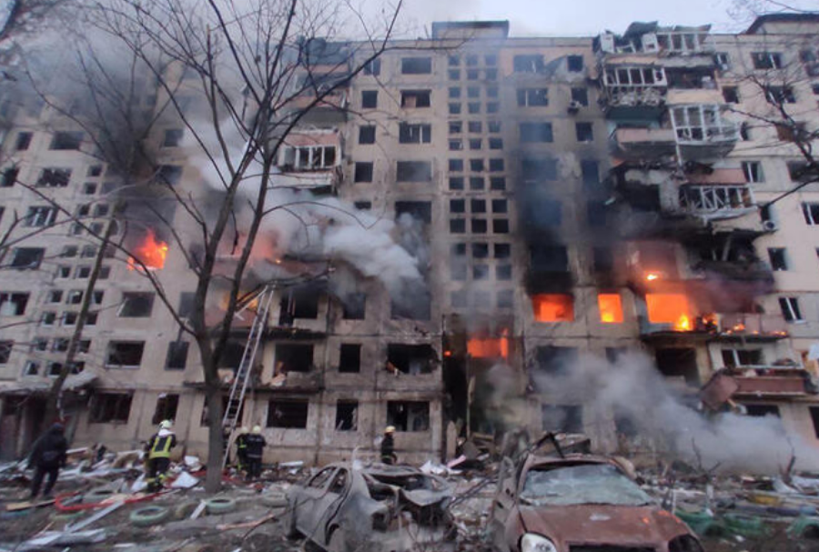 Guerra in Ucraina: bombardamenti a Kiev e Kharkiv