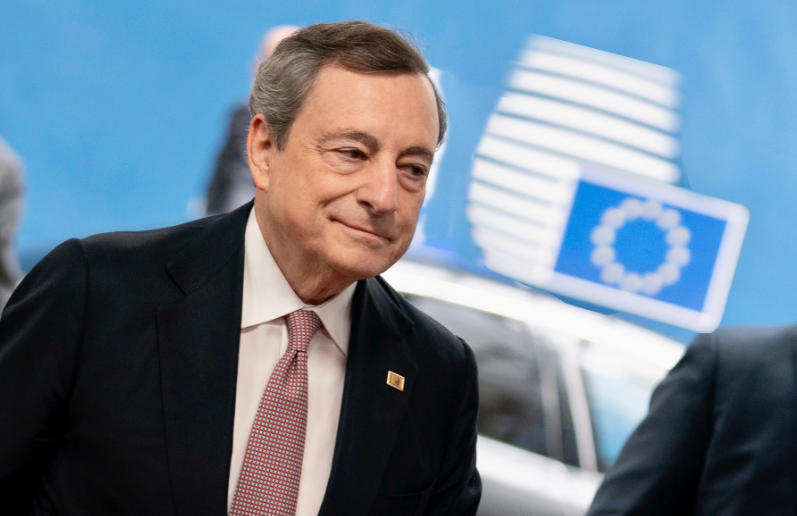 Draghi: “Gli effetti delle sanzioni alla Russia si vedranno dall’estate”