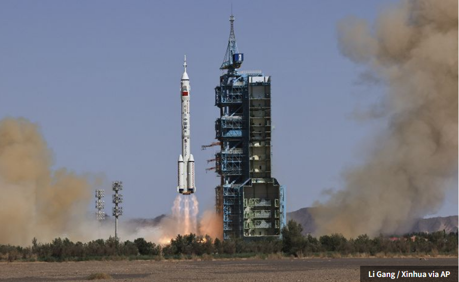 Pechino invia tre astronauti per completare la sua stazione spaziale