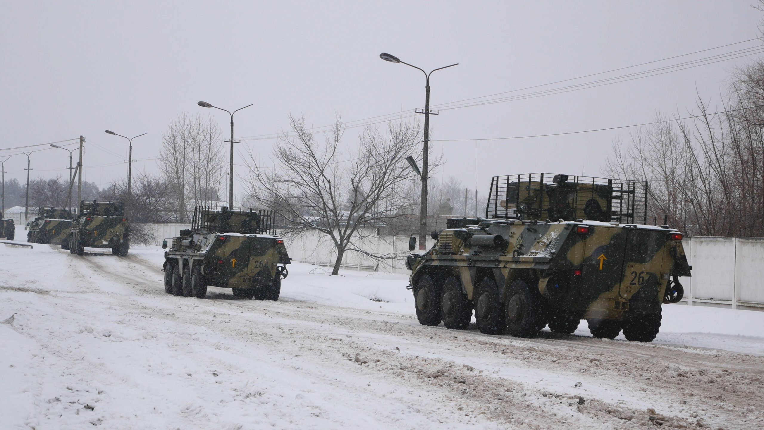 Kiev: truppe russe via da Kupiansk e Izyum