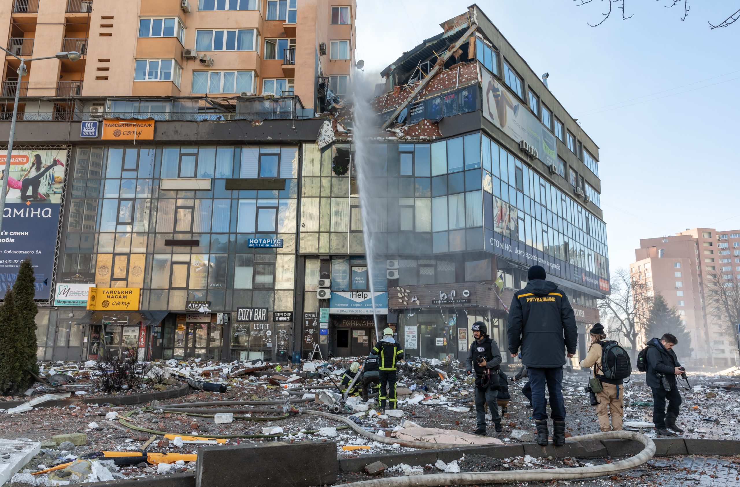 Attacco con droni esplosivi a Kiev: feriti e danneggiamenti