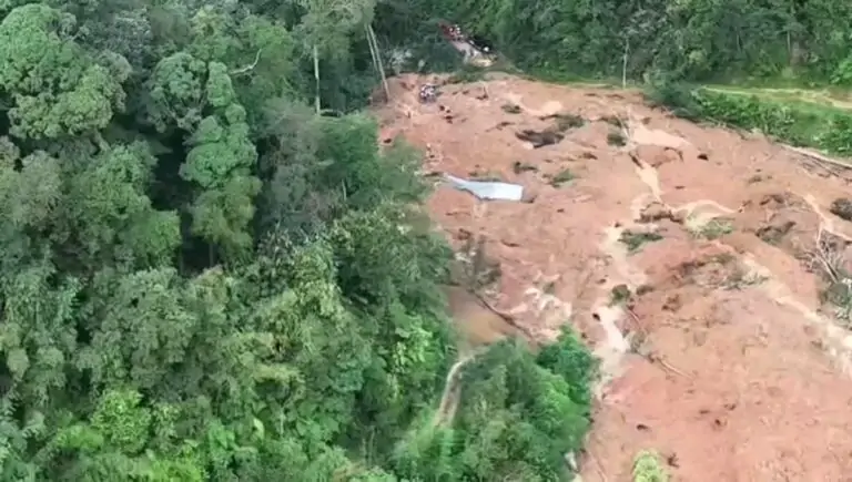Malesia, frana travolge campeggio: 21 vittime
