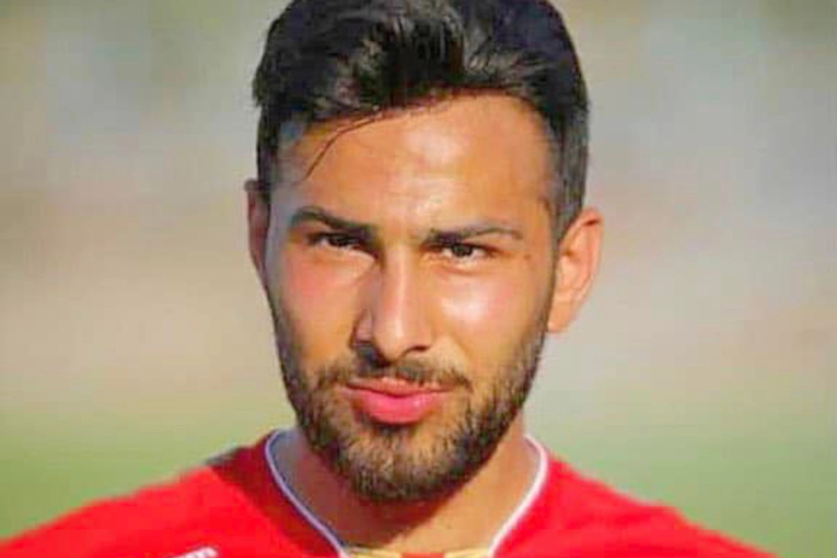 Iran, condannati a morte ex calciatore e attore