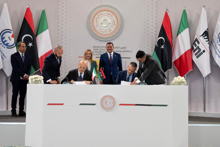 Eni, firmato accordo ‘storico’ sul gas con la Libia