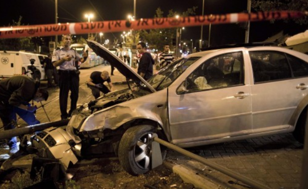 Israele, auto contro folla: morti 2 giovanissimi