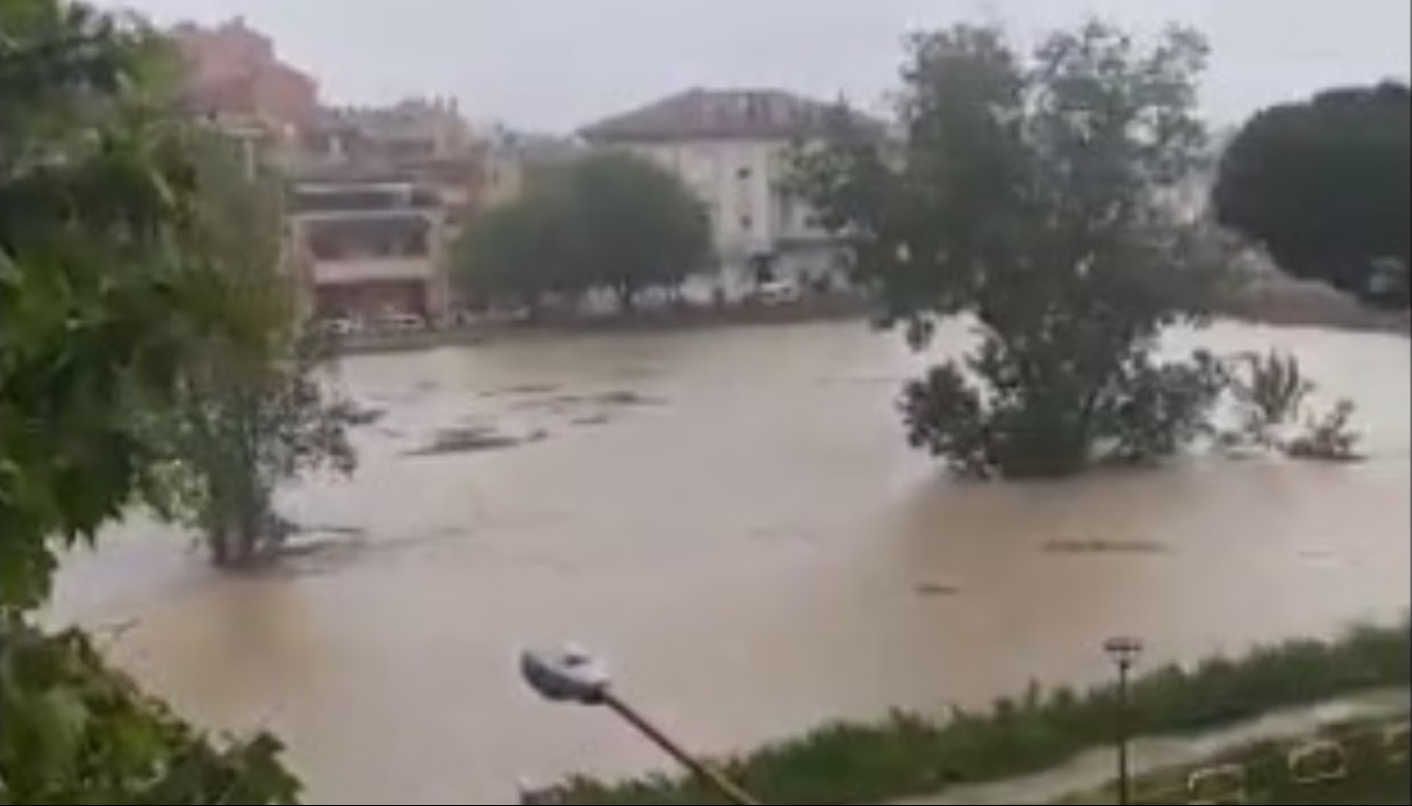 Maltempo in Emilia Romagna: almeno 900 evacuati. Esonda il Savio