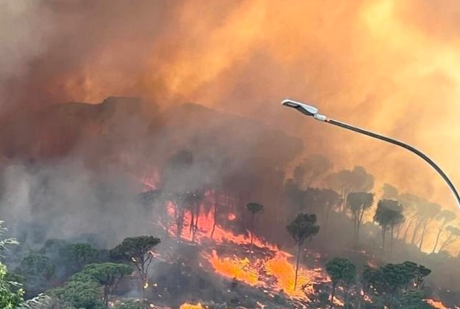 Emergenza incendi nel Sud Italia, danni del maltempo al Nord: situazione di crisi in molte regioni