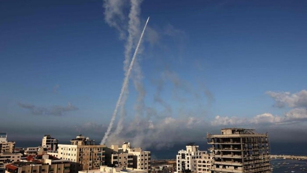 Attacco israeliano a Gaza: 20 morti a Nouseirat, tra cui un giornalista