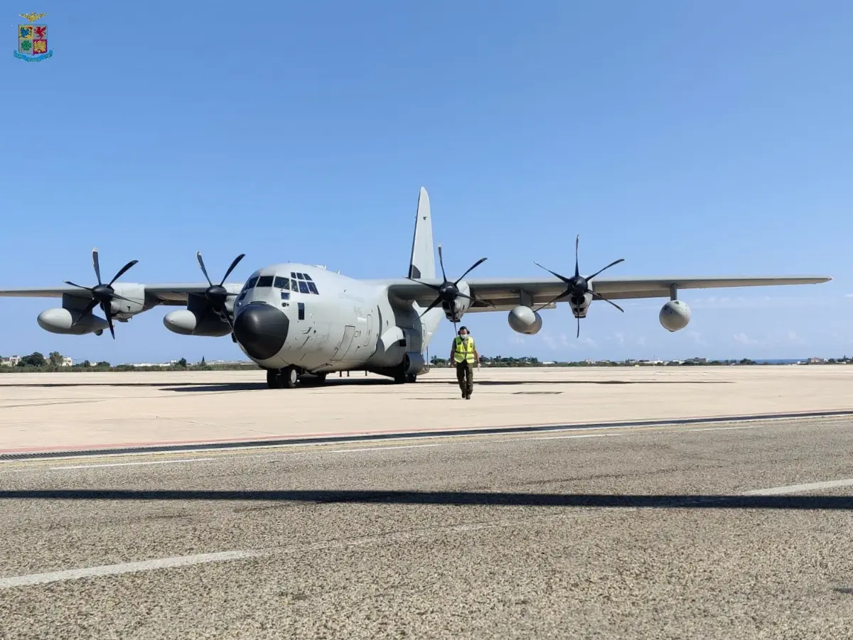 Operazione di rimpatrio: due aerei militari riportano 200 italiani da Israele