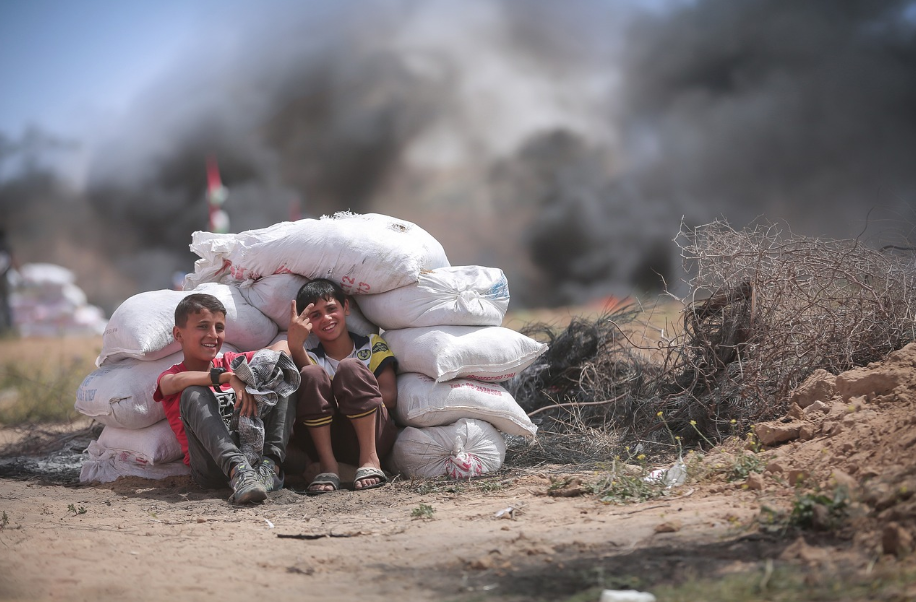 Gaza sotto assedio: 46 vittime in raid Israele
