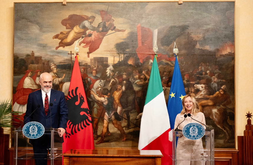 Sospensione dell’accordo Italia-Albania sui migranti