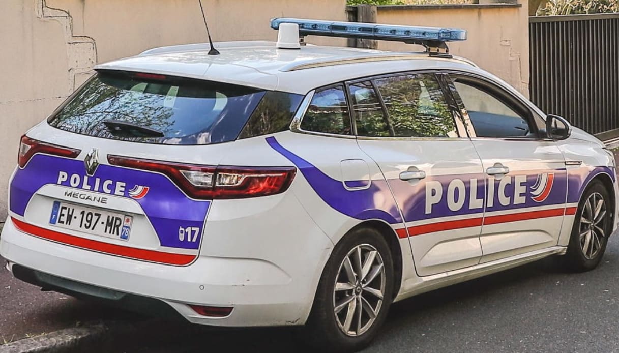 Tragedia familiare in Francia: padre arrestato per omicidio dei suoi quattro figli e della moglie