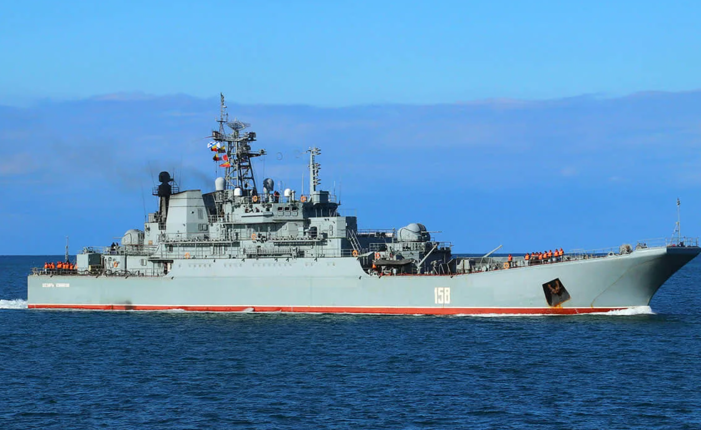 Ucraina: forze armate Kiev distruggono nave da sbarco russa