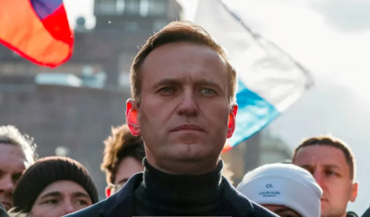 Corpo di Alexei Navalny trovato nell’obitorio: accuse e proteste scuotono la Russia