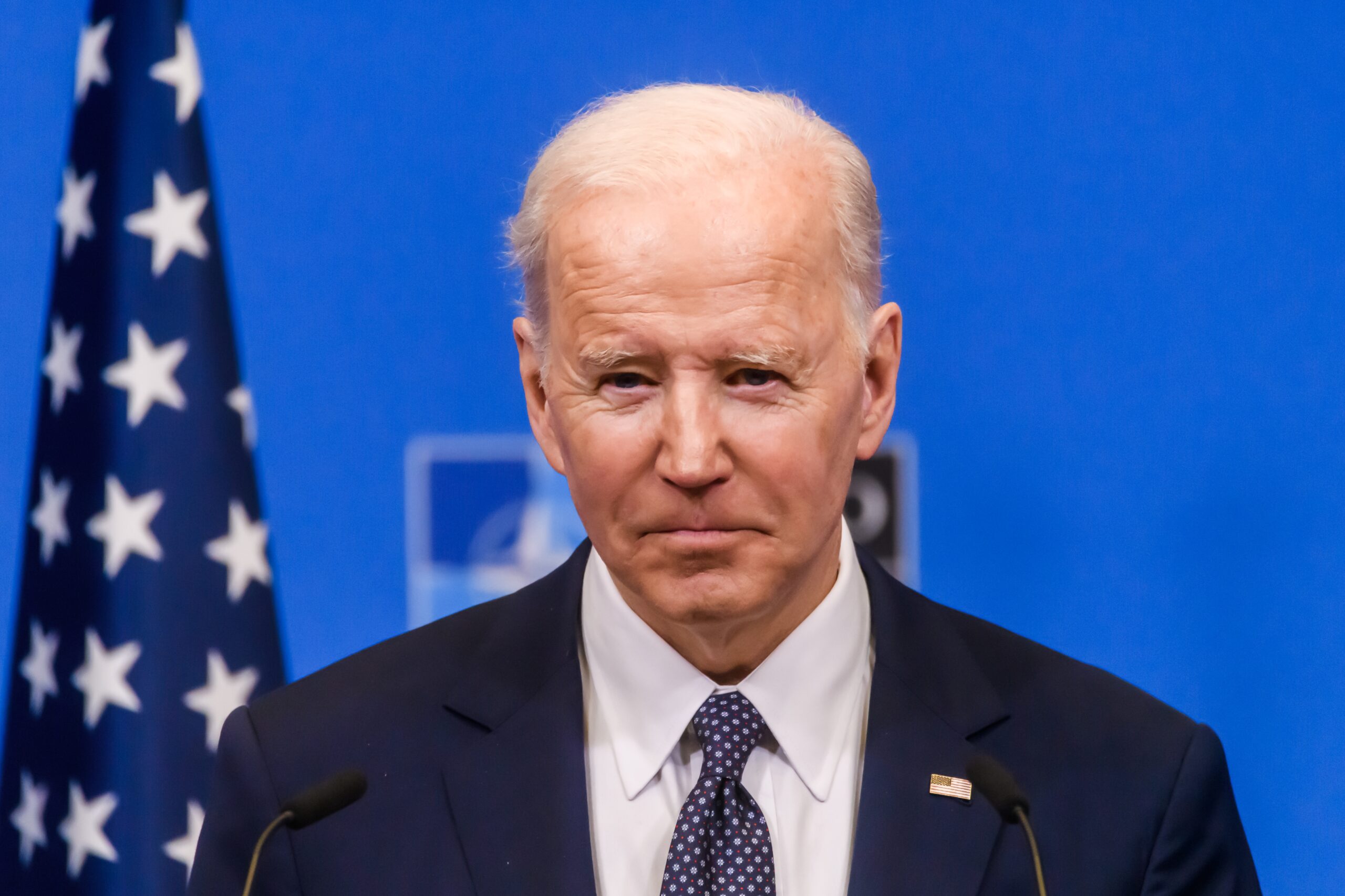 Il presidente Biden firma pacchetto di aiuti militari all’Ucraina