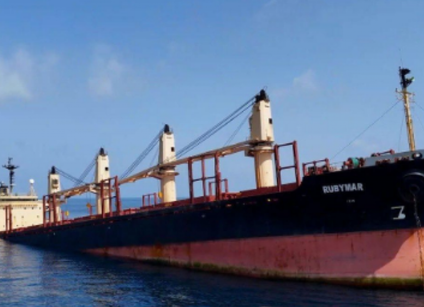 Bomba ecologica nel Mar Rosso: nave mercantile carica di fertilizzanti e di carburante è colata a picco