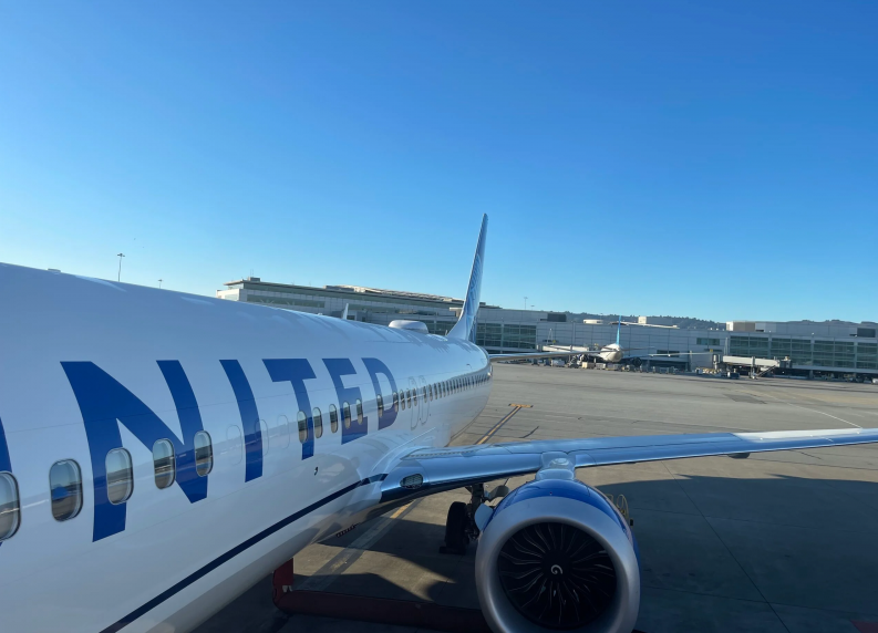 Volo Roma Fiumicino-Washington, Boeing 777-200 della United costretto dopo il decollo ad atterraggio di emergenza per incendio del motore
