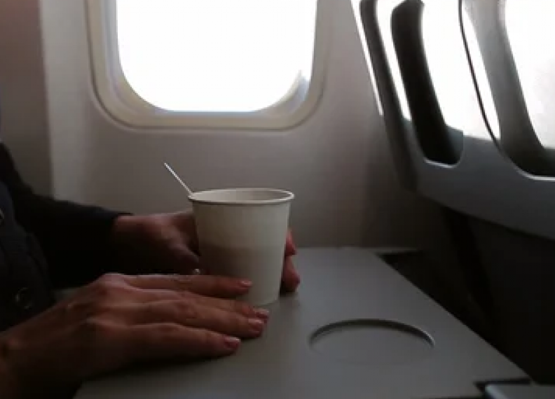 Passeggero multato per aver urinato in una tazza nell’attesa dello sbarco del volo Air New Zealand da Auckland a Sydney