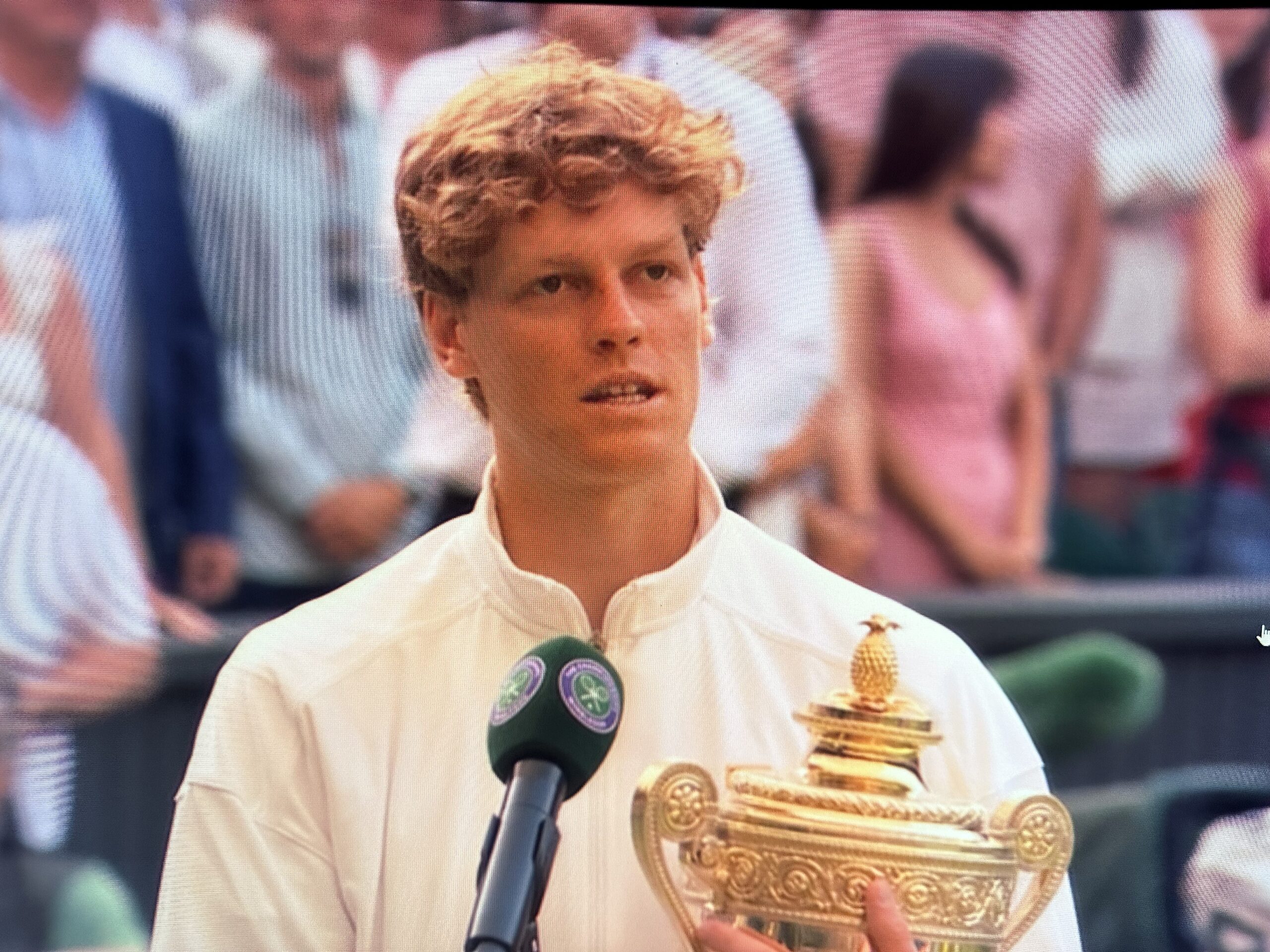 Sinner trionfa a Wimbledon: battuto Alcaraz in finale, è il quarto Slam in carriera