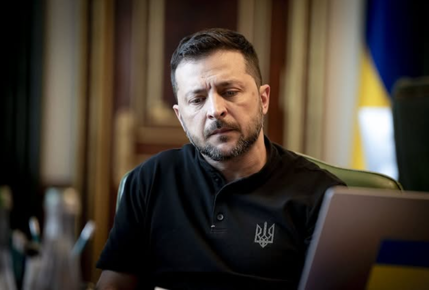 Ucraina, Zelensky apre alle elezioni ma respinge le condizioni di Putin. Raid russo su Odessa: 8 morti