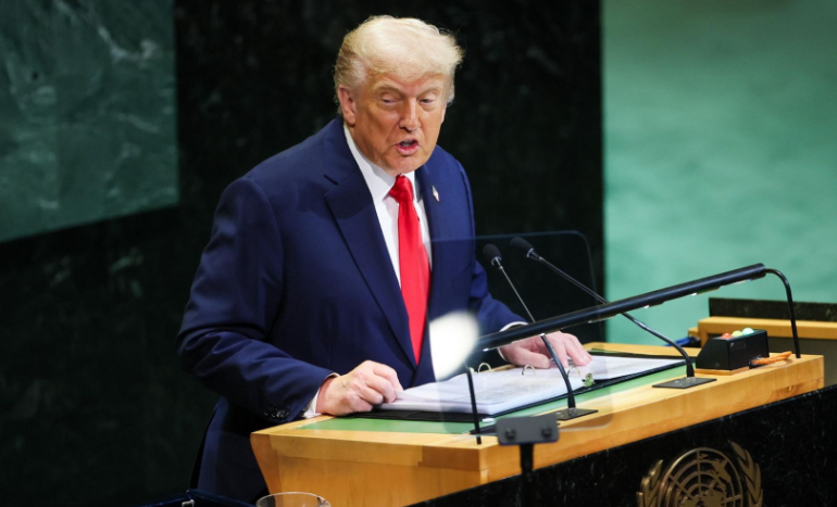 Conferenza stampa di Trump: attacchi a immigrati e Groenlandia