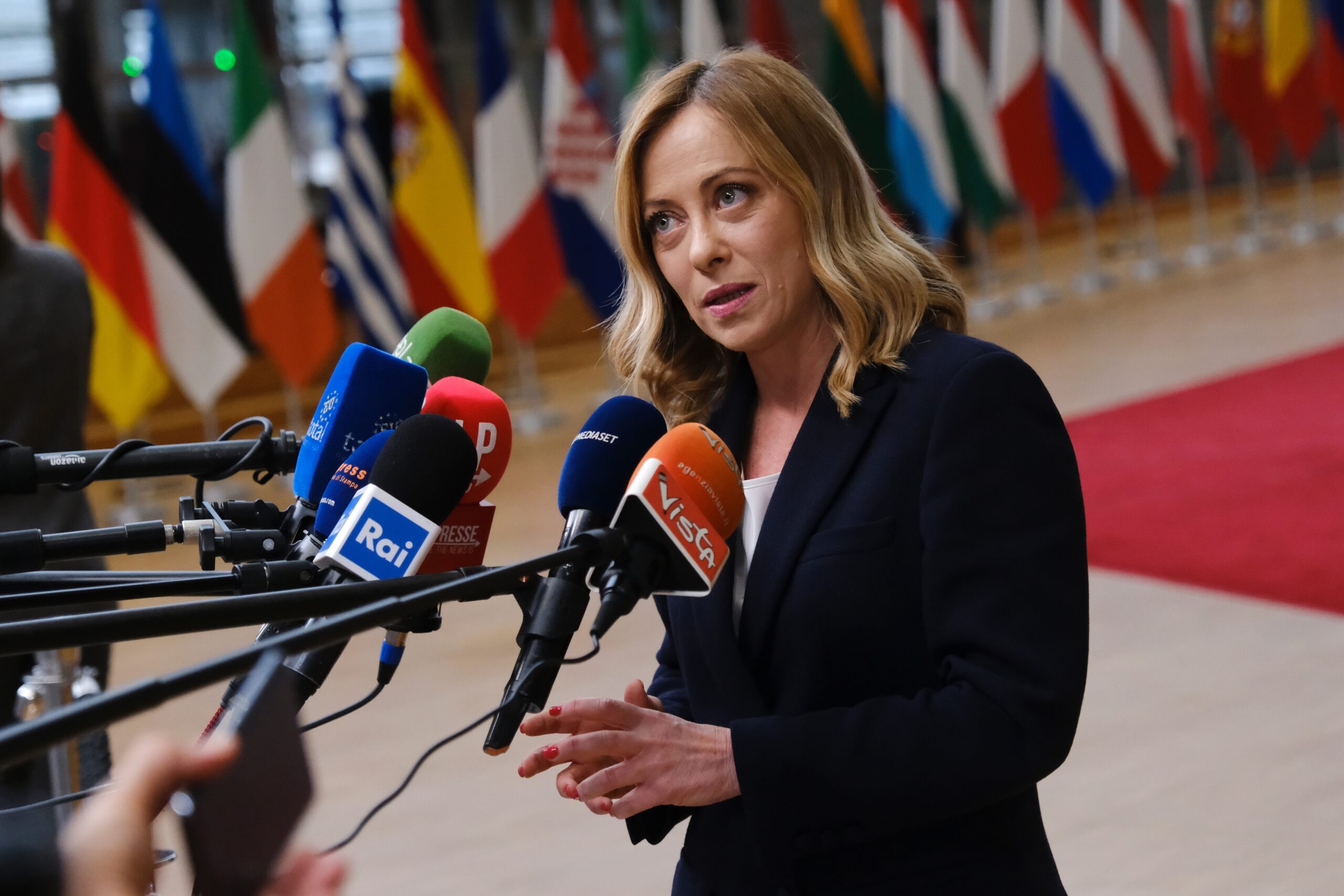 Attacco di Trump a Papa Leone XIV, reazioni bipartisan dall’Italia: “Parole inaccettabili”