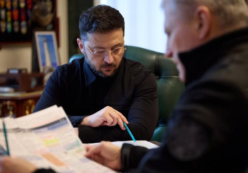 Ucraina, Zelensky discute con gli Usa del piano di ricostruzione