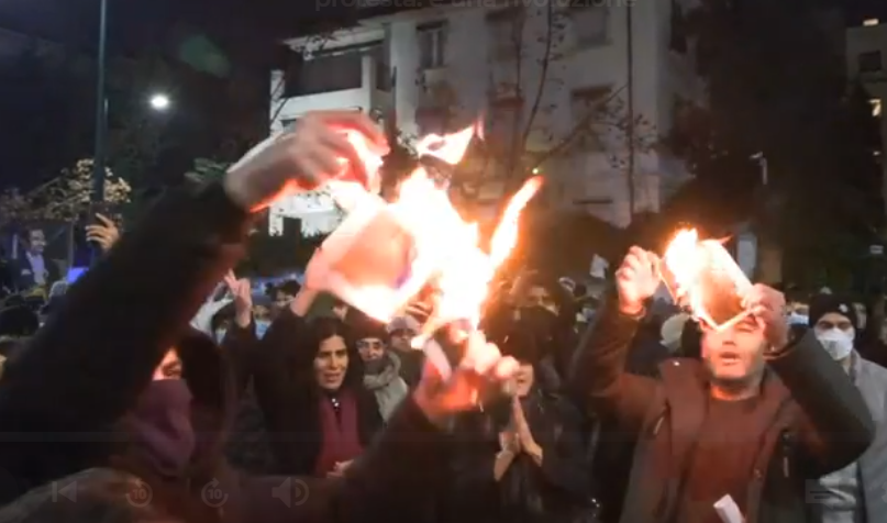 Tensione alle stelle tra Stati Uniti e Iran: il Pentagono valuta attacchi mentre continuano le repressioni interne