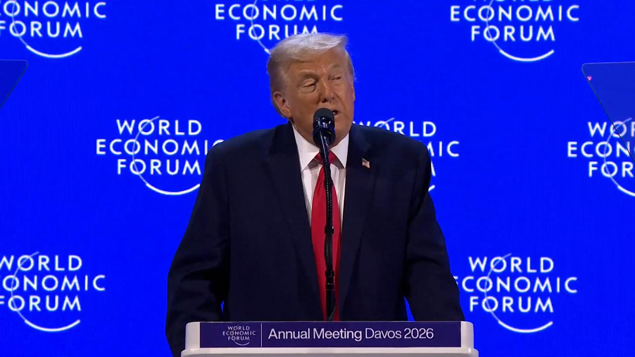 Trump a Davos rilancia la controversia sulla Groenlandia: “Negoziati immediati, niente forza ma se dite no ce lo ricorderemo”