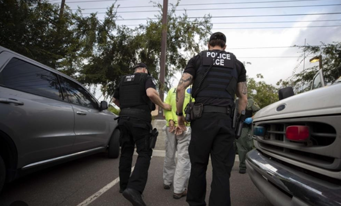 Trump ritira 700 agenti federali dal Minnesota: cambio di strategia dopo la morte di Alex Pretti