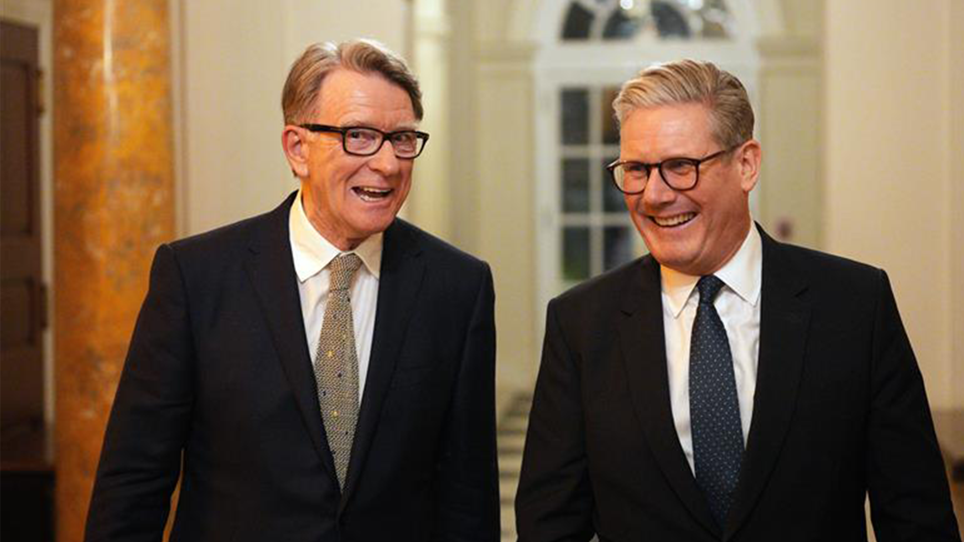 Peter Mandelson arrestato a Londra per condivisione di documenti riservati con Epstein