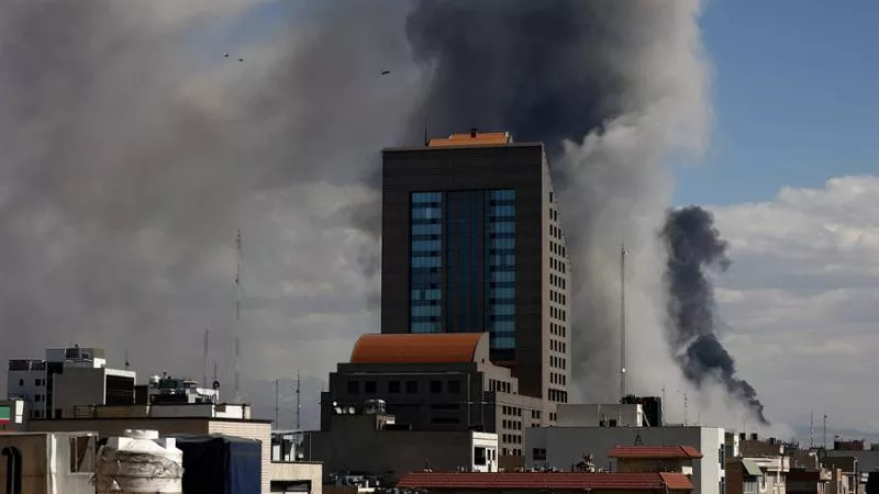 Medio Oriente, escalation militare: ambasciata Usa a Riad attaccata e tensioni crescenti tra Iran, Usa e Israele