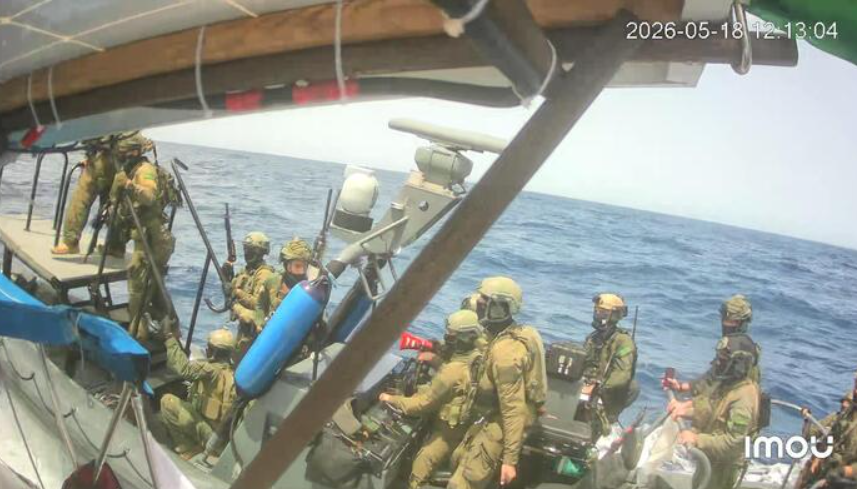 Global Sumud Flotilla, blitz della marina israeliana: abbordate decine di imbarcazioni, 27 italiani fermati